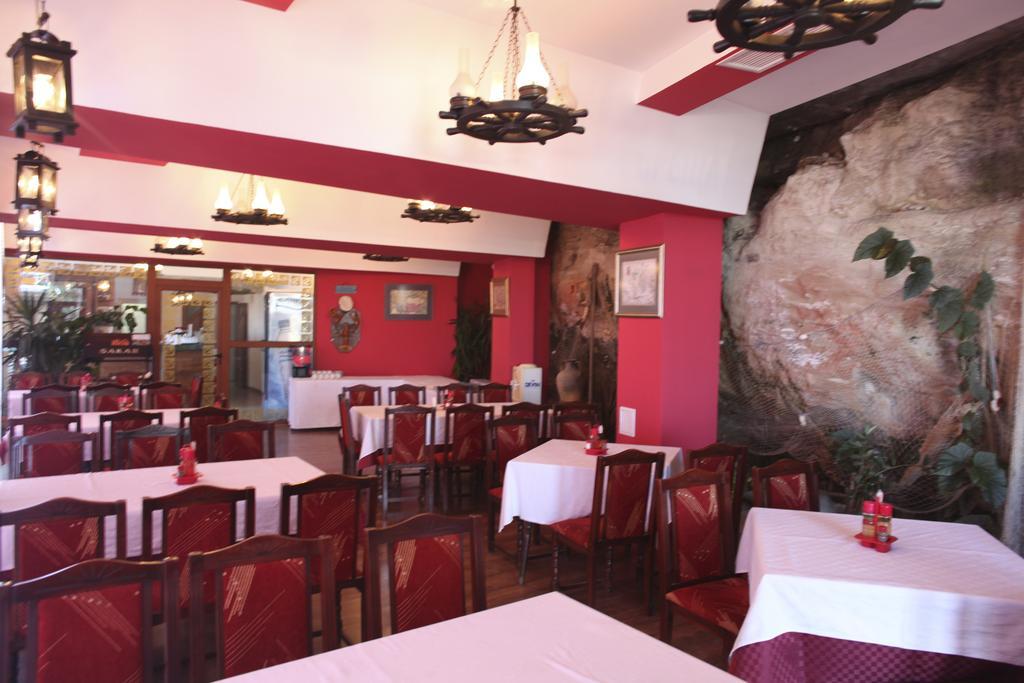 Ribarska Sreshta Family Hotel 사레보 외부 사진